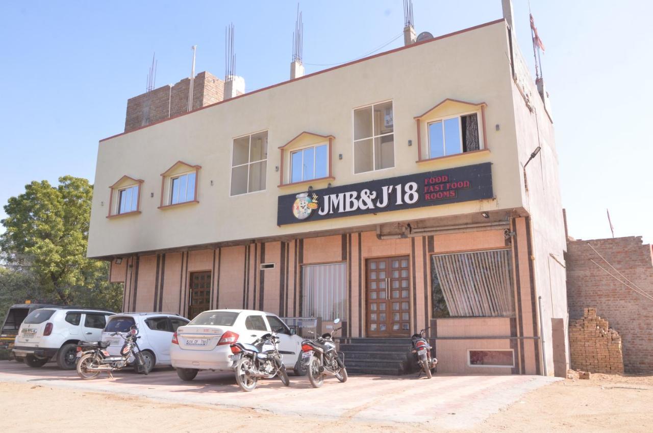 Jmb Hotel Deshnoke Exterior photo